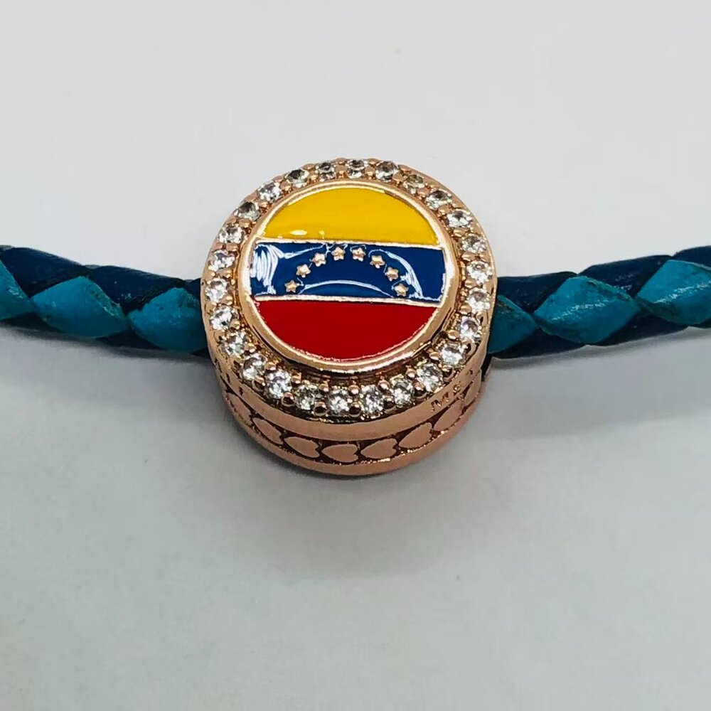 ✨✨Pandora Venezuela Exclusive Country Sparkling Round Flag Charm rose gold